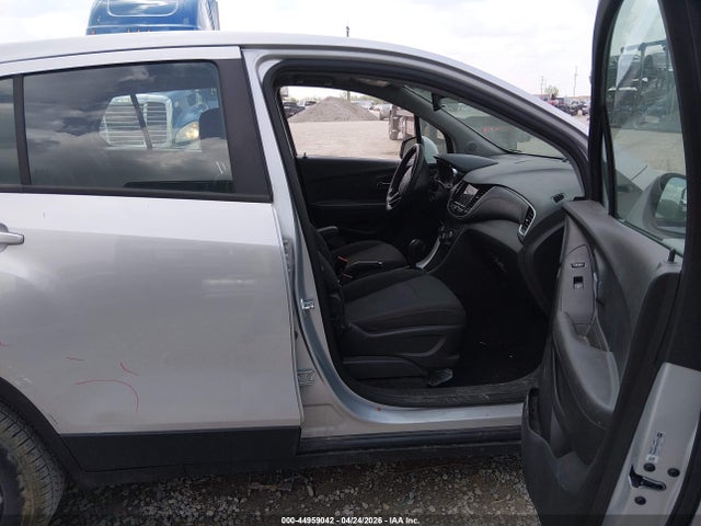 2018 Chevrolet Trax Ls მანქანა იყიდება აუქციონზე, vin: KL7CJKSB5JB622262, აუქციონის ნომერი: 44959042