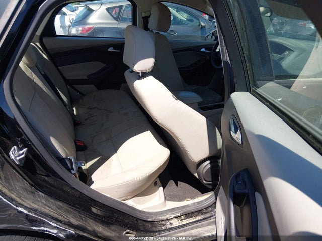 44959128 :رقم المزاد ، 1FADP3F25GL355073 vin ، 2016 Ford Focus Se مزاد بيع