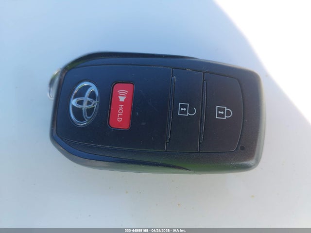 7MUEAAAG1PV065845 Toyota Corolla Cross Xle