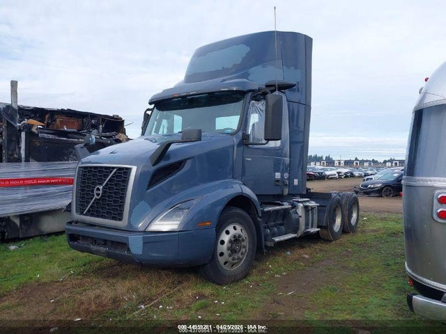 4V4WC9EG9LN261814 Volvo VNR