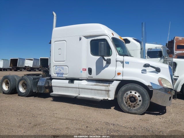 44959294 :رقم المزاد ، 1FUJGLDR4ASAV2565 vin ، 2010 Freightliner Cascadia 125 مزاد بيع