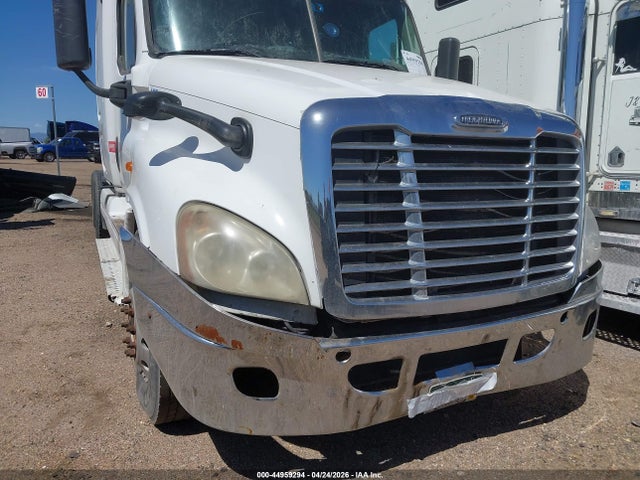 44959294 :رقم المزاد ، 1FUJGLDR4ASAV2565 vin ، 2010 Freightliner Cascadia 125 مزاد بيع