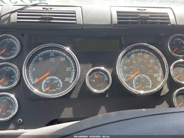 44959294 :رقم المزاد ، 1FUJGLDR4ASAV2565 vin ، 2010 Freightliner Cascadia 125 مزاد بيع