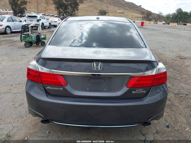 1HGCR3F91FA000913 Honda Accord Touring