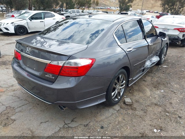 1HGCR3F91FA000913 Honda Accord Touring
