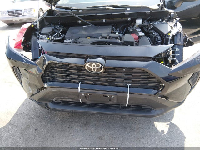 Toyota RAV4 LE 2024 JTMH1RFV3RD123143 Image 6