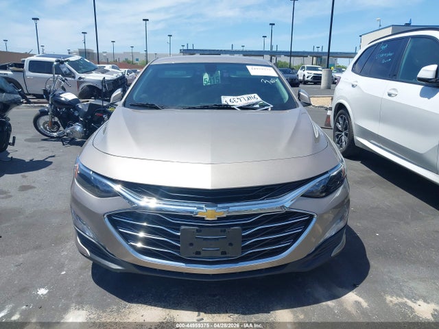 1G1ZD5ST2NF132531 Chevrolet Malibu Fwd Lt