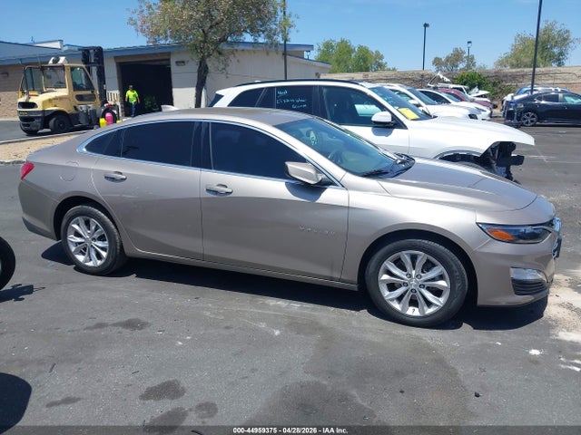 1G1ZD5ST2NF132531 Chevrolet Malibu Fwd Lt