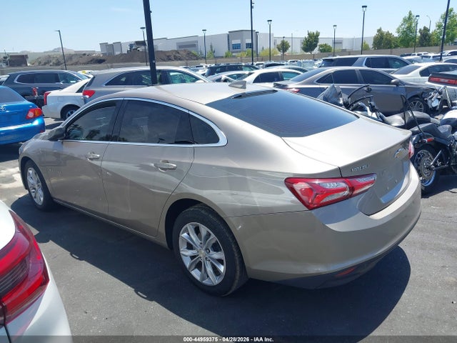 1G1ZD5ST2NF132531 Chevrolet Malibu Fwd Lt