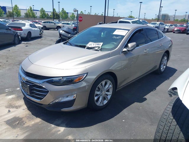 1G1ZD5ST2NF132531 Chevrolet Malibu Fwd Lt