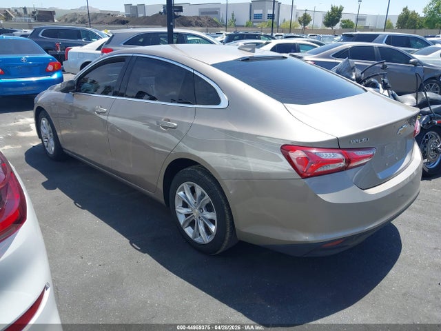 1G1ZD5ST2NF132531 Chevrolet Malibu Fwd Lt