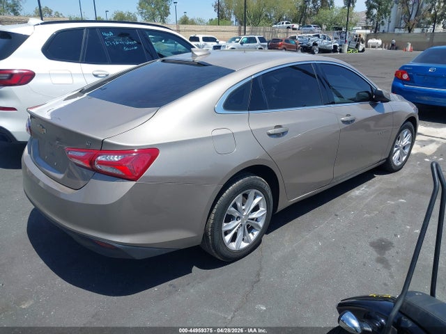 1G1ZD5ST2NF132531 Chevrolet Malibu Fwd Lt