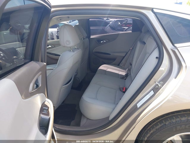 1G1ZD5ST2NF132531 Chevrolet Malibu Fwd Lt
