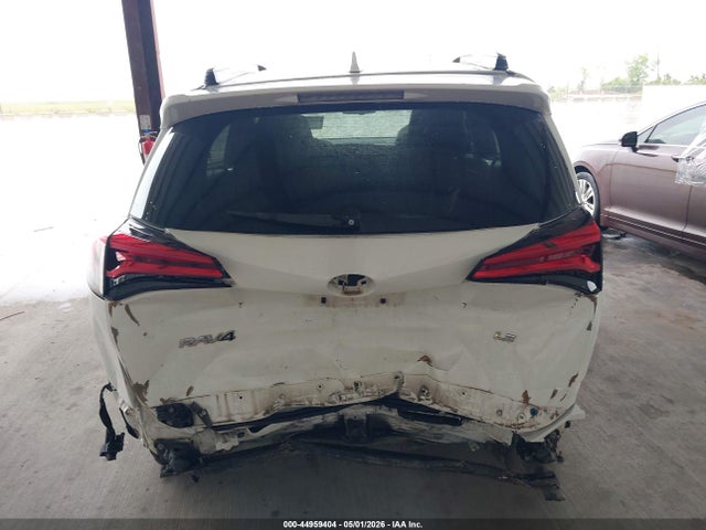 Toyota RAV4 LE 2017 JTMZFREV0HJ702498 Image 16