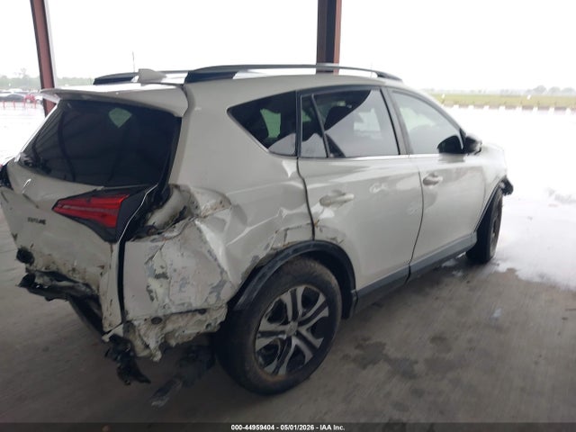 Toyota RAV4 LE 2017 JTMZFREV0HJ702498 Image 4