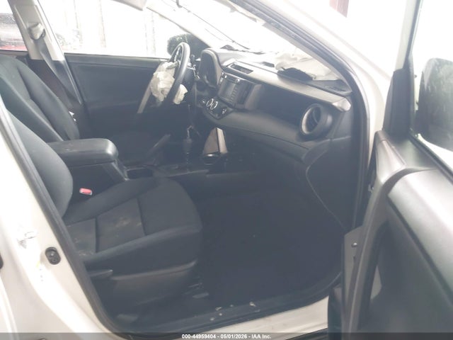 Toyota RAV4 LE 2017 JTMZFREV0HJ702498 Image 5