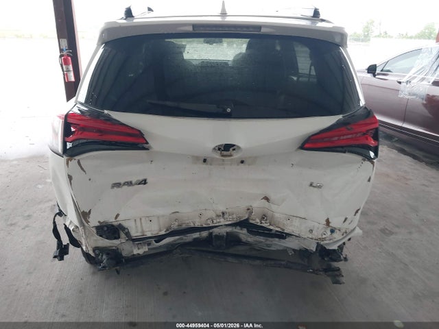 Toyota RAV4 LE 2017 JTMZFREV0HJ702498 Image 6