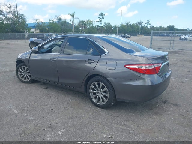 Aukcja sprzedaży 2015 Toyota Camry Xle, vin: 4T1BF1FK5FU009831, numer aukcji: 44959412