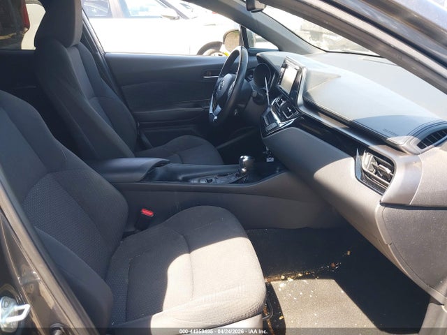 NMTKHMBX4JR047502 Toyota C-hr Xle Premium