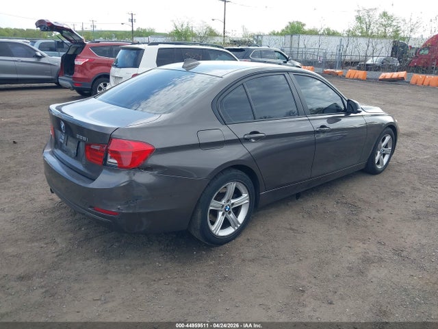 44959511 :رقم المزاد ، WBA3C1G58DNR44601 vin ، 2013 Bmw 328i مزاد بيع