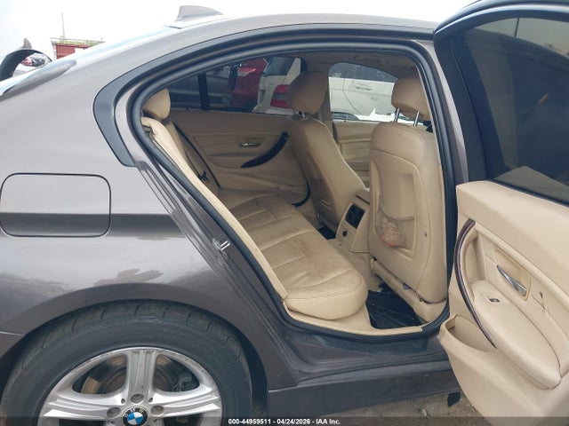 44959511 :رقم المزاد ، WBA3C1G58DNR44601 vin ، 2013 Bmw 328i مزاد بيع