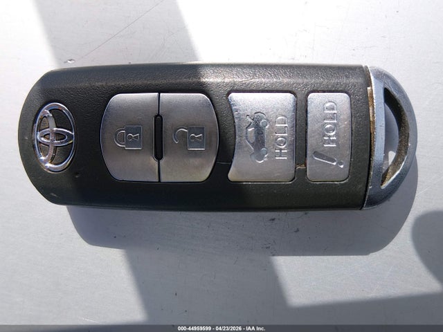 3MYDLBYV9HY174172 Toyota YARIS IA