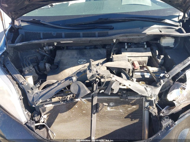 Aukcja sprzedaży 2011 Toyota Sienna Xle V6, vin: 5TDYK3DC4BS056977, numer aukcji: 44959644
