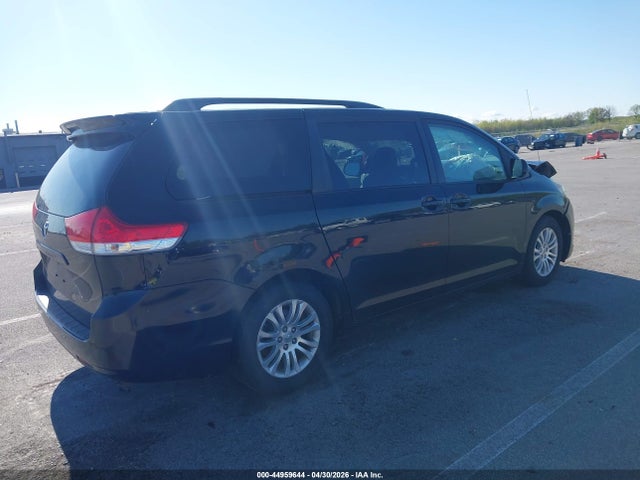 Aukcja sprzedaży 2011 Toyota Sienna Xle V6, vin: 5TDYK3DC4BS056977, numer aukcji: 44959644