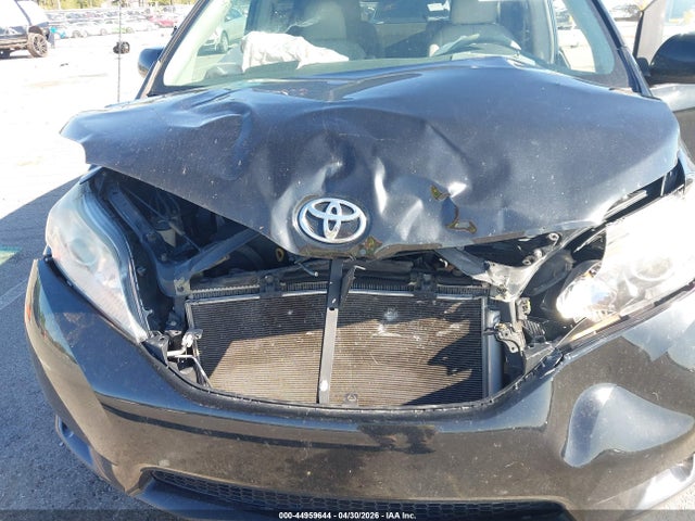 Aukcja sprzedaży 2011 Toyota Sienna Xle V6, vin: 5TDYK3DC4BS056977, numer aukcji: 44959644