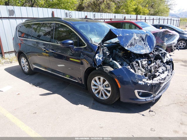 44959698 :رقم المزاد ، 2C4RC1BG3HR795514 vin ، 2017 Chrysler Pacifica Touring-l مزاد بيع
