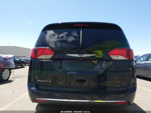 2017 Chrysler Pacifica Touring-l მანქანა იყიდება აუქციონზე, vin: 2C4RC1BG3HR795514, აუქციონის ნომერი: 44959698