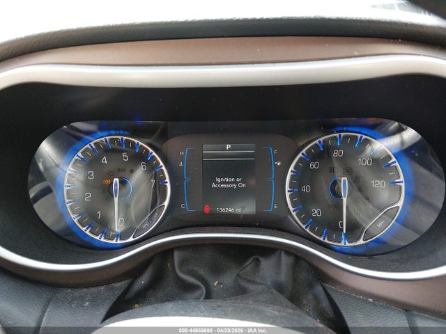 2017 Chrysler Pacifica Touring-l მანქანა იყიდება აუქციონზე, vin: 2C4RC1BG3HR795514, აუქციონის ნომერი: 44959698