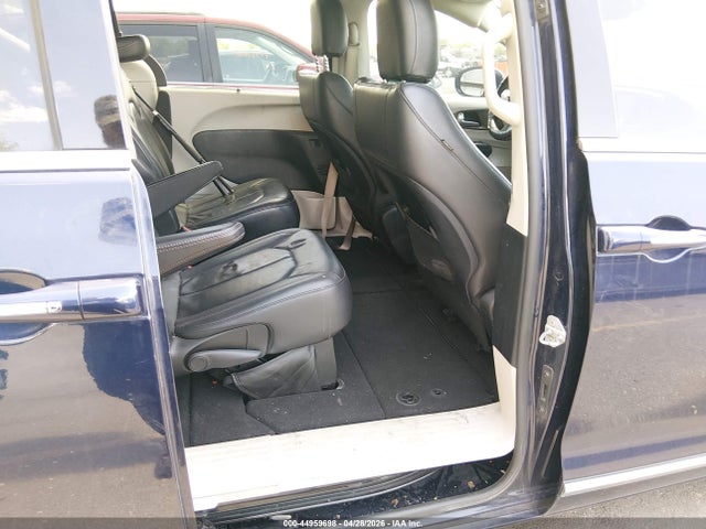 2017 Chrysler Pacifica Touring-l მანქანა იყიდება აუქციონზე, vin: 2C4RC1BG3HR795514, აუქციონის ნომერი: 44959698