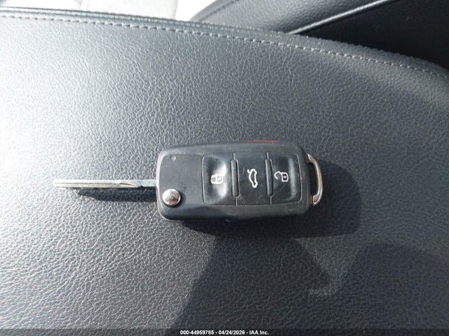 1VWBT7A34GC032652 Volkswagen Passat 1.8t Se
