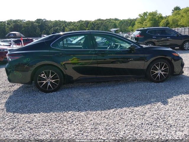 44959812 :رقم المزاد ، 4T1G11AK7MU611591 vin ، 2021 Toyota Camry Se مزاد بيع