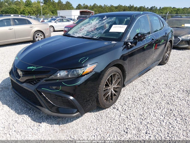 44959812 :رقم المزاد ، 4T1G11AK7MU611591 vin ، 2021 Toyota Camry Se مزاد بيع