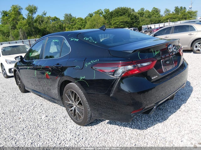 44959812 :رقم المزاد ، 4T1G11AK7MU611591 vin ، 2021 Toyota Camry Se مزاد بيع