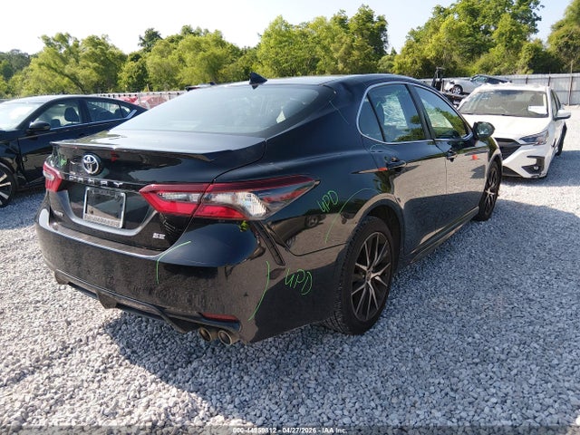 44959812 :رقم المزاد ، 4T1G11AK7MU611591 vin ، 2021 Toyota Camry Se مزاد بيع