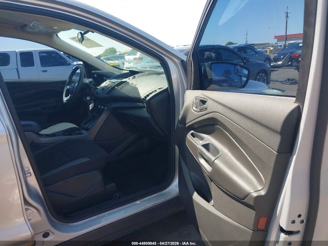 Продажа на аукционе авто 2016 Ford Escape S, vin: 1FMCU0F73GUC58288, номер лота: 44959945