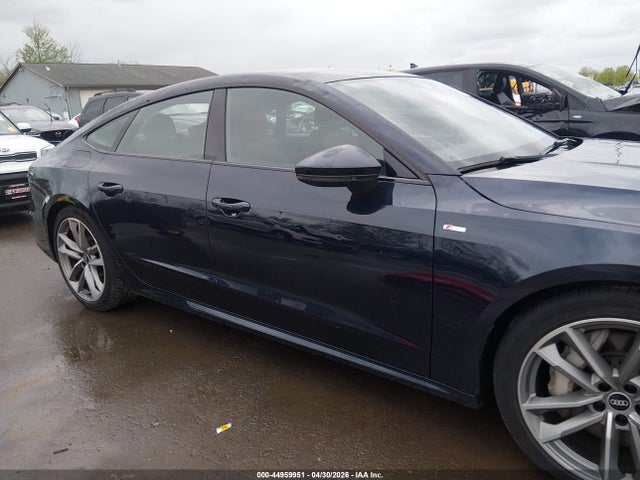 Продаж на аукціоні авто 2021 Audi A7 Sportback Premium Plus 55 Tfsi E Quattro S Tronic, vin: WAUTPBF27MN061056, номер лоту: 44959951