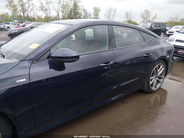 Продаж на аукціоні авто 2021 Audi A7 Sportback Premium Plus 55 Tfsi E Quattro S Tronic, vin: WAUTPBF27MN061056, номер лоту: 44959951