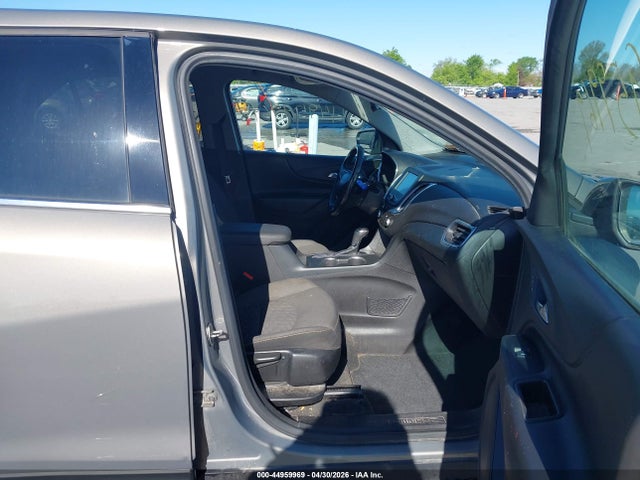 3GNAXJEV0JS568602 Chevrolet EQUINOX LT