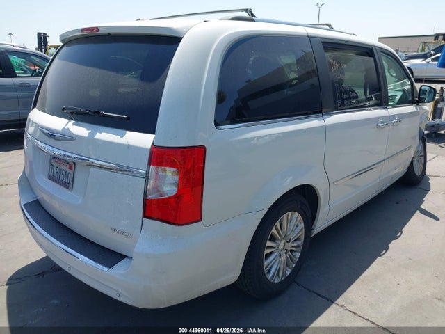 2C4RC1GG3FR617835 Chrysler Town &amp; Country Limited Platinum
