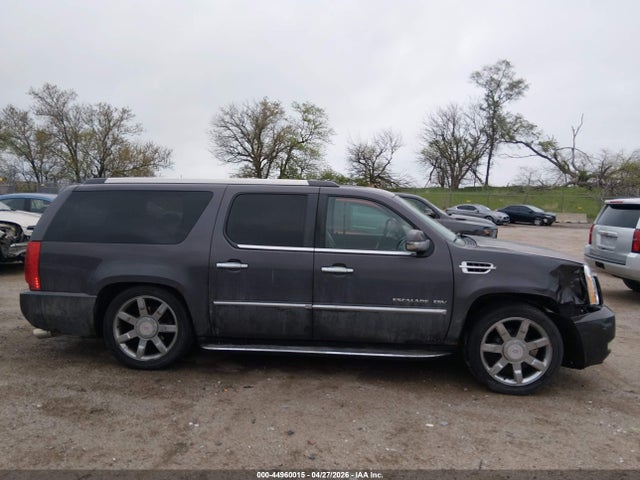 Продажа на аукционе авто 2011 Cadillac Escalade Esv Luxury, vin: 1GYS4HEF1BR245245, номер лота: 44960015