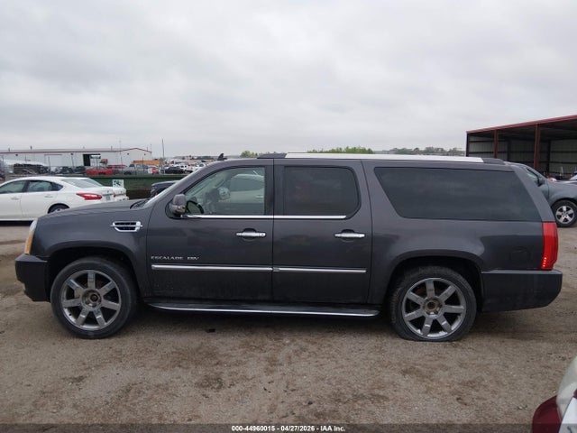 Продажа на аукционе авто 2011 Cadillac Escalade Esv Luxury, vin: 1GYS4HEF1BR245245, номер лота: 44960015