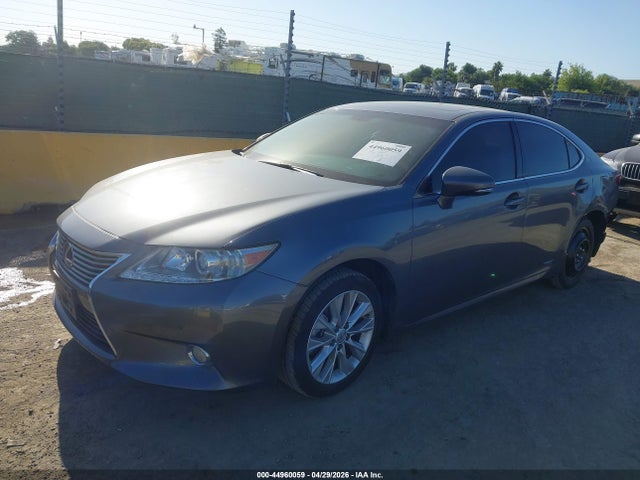44960059 :رقم المزاد ، JTHBW1GG0E2070804 vin ، 2014 Lexus Es 300h مزاد بيع
