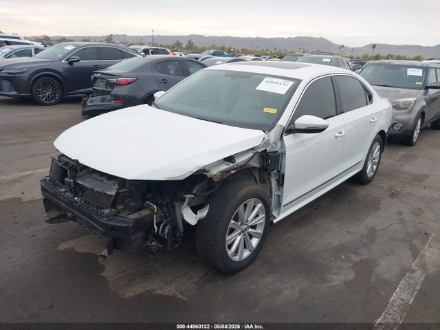 1VWBT7A33GC053332 Volkswagen Passat 1.8t Se