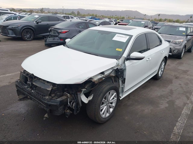 1VWBT7A33GC053332 Volkswagen Passat 1.8t Se