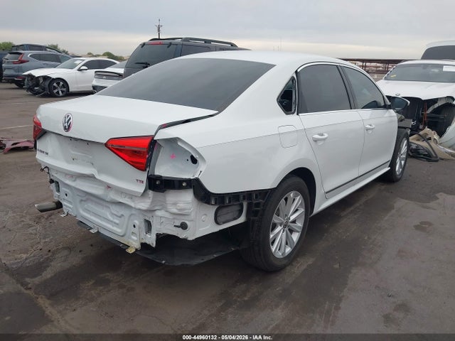 1VWBT7A33GC053332 Volkswagen Passat 1.8t Se