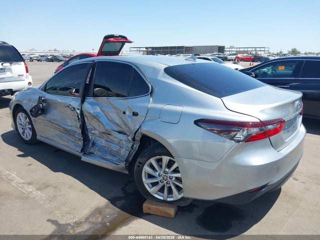 Toyota CAMRY LE 2022 4T1C11AK9NU068731 Image 3